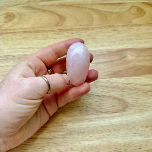 Heart-Shaped Rose Quartz Crystal - Picture 6 of 6